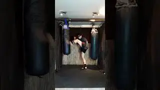training with 2 punchbags #kickboxing #punchbag