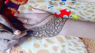 simple mehendi desing.very nice2021