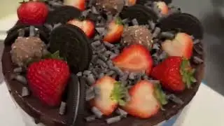 Next Day Cake Delivery Canada | Buttercream & Chocolate Drip Cakes in Vancouver, Toronto, and more