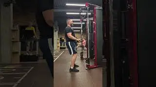 Бицепс за маму, трицепс за папу! #gym #boss #strong #фитнес #тренировка #руки #древниерусы #вперед