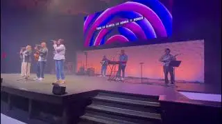 Más El Dios / Quiero Levantar Mis Manos.