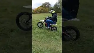 NAJNOWSZY KOMPAKTOWY, ELEKTRYCZNY CROSS, czyli SURRON HYPER BEE 🏍️
