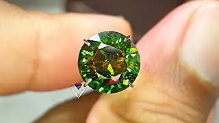 Chrome Sphene ( rare )