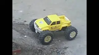 Wheely King vs. TF Supertruck - RC Truck Stunts (2010)