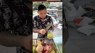 How to Cut a Guava Fruit - FRUIT NINJA of THAI #shorts