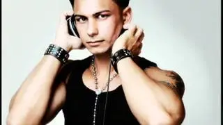 DJ Pauly D- DO THE JERSEY SHORE FIST PUMP!!