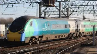 390121 arriving at Manchester Piccadilly