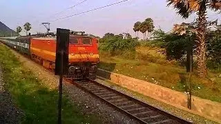 WAP4 Coimbatore-Thrissur Passenger breezes Ettimadai