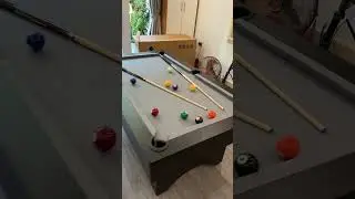 Lắp đặt b&agrave;n bida mini v&agrave;o ng&agrave;y nắng đẹp