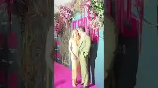 Blake Lively Can&rsquo;t Keep Her Hands Off Ryan Reynolds