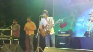 SomRom Band plays 'Tenement Yard