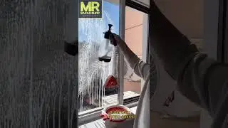 Magnetic Window Cleaner vs Thai Glass Cleaner: Best Gadgets for Streak-Free Glass!