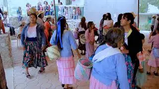 ASI BAILA LA GENTE DE SAN ISIDRO MAGDALENA PEÑASCO CON LA BANDA Y PURA CHILENA REGIONAL  DE OAXACA