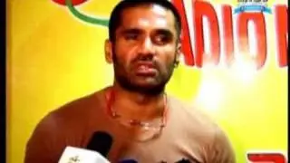Suniel Shetty at Radio Mirchi