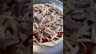 How to Make a Pizza That Tastes Better Than Delivery