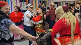 17 01 2026 Na żywo  Bal kostiumowy z kapelą Stąporkowską w Domu Kultury w Zwoleniu rozpoczęty.