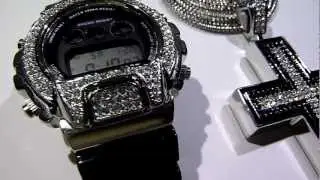 (РАСПРОДАНО) Черно-белые часы типа G-Shock DW6900 за 69 долларов + кулон Iced Cross + цепочка Franco!