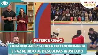 Jogador de v&ocirc;lei acerta bola em funcion&aacute;ria e faz pedido de desculpas inusitado | Melhor da Tarde
