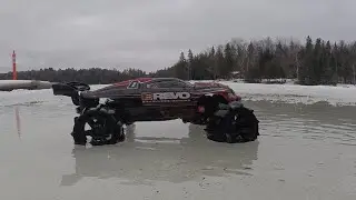 Traxxas e-revo waterskiping