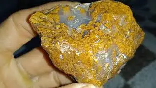 Agate vs Jasper: How to Tell the Difference Between These Beautiful Stones