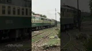 115up musa pak train departure from multan