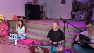 Джай Шри Радхарани - Амбика д.д. и Йогини д.д.