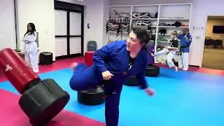 Niki did a step side kick