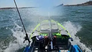 CAIAQUE ARK1290 NAVEGANDO BEM CONTRA AS ONDAS 