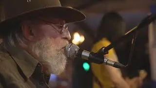 Петрович & THE HOT ROD BAND &mdash; Come On In My Kitchen