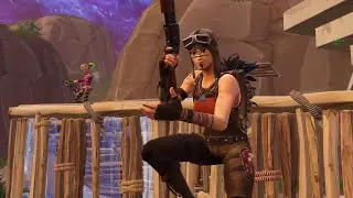 KILLING A RENEGADE RAIDER (SEASON 1 RAREST SKIN) IN FORTNITE MOBILE!!!