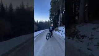 icy 🥶 #downhill #enduro #mtb #bikes #trails