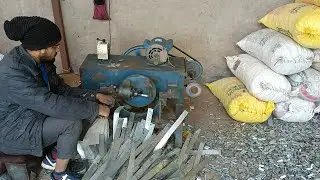 Cartoon packing clip making machine