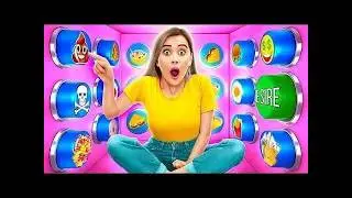 PROVOCAREA CELOR 100 DE BUTOANE MISTERIOASE || Doar unul te lasă să evadezi! &ndash; 123 GO! FOOD?