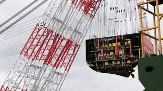 Lifting the ship block by sheerleg