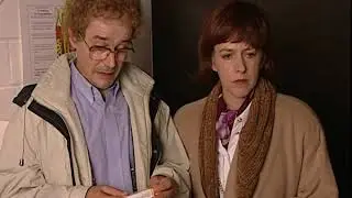 In De Gloria S01E01 - De Achterdeur - Bij de dokter