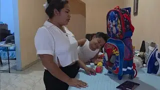 Que bellos! Yaki Le Alista Todo A Jeremy Para Su Primer Día de Clases🥺😱