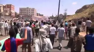 Thousands storm US Embassy in Yemen in 'blasphemous' film protest