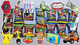 Latest collection of snacks with free gifts inside! I am happy today, so many expensive gifts cam...