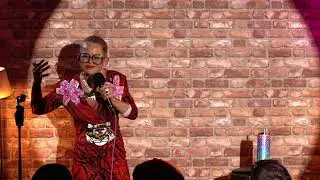 Anna Genger bei Smash Comedy im April 2025