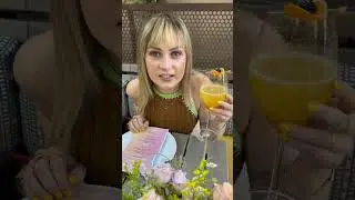 Blind Girl Brunch Moment