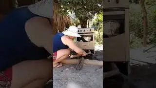 Transforma&ccedil;&atilde;o de um fog&atilde;o a g&aacute;s, em um forno a lenha. Deu super certo