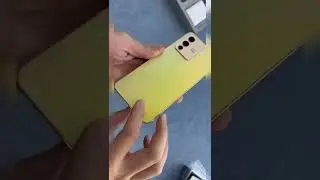 Vivo V23 pro colour changing phone-in hands