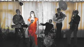 Marjo Leinonen & BubliCans - Loose Hat (Official Music Video)