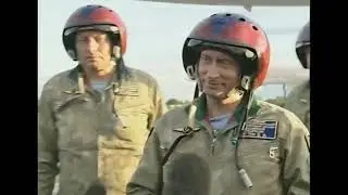 Putin's 2005 Flight in a Tu-160 Aircraft: Rare Historical Footage