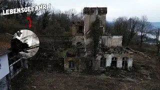 Verlassenes Hotel mitten im Wald