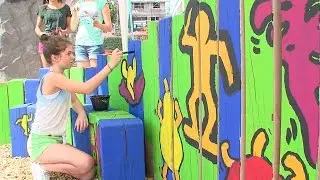 Bunte Kunst - Sch&uuml;ler gestalten Spielplatz um