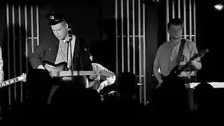 Divorce Finance - Auto-communist Dream Girl (Live at Wharf Chambers, Leeds)