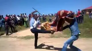 Xhosa Stick fighting - Qula Kwedini KaBawo