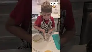 squeeze squeeze squeeze those dumplings! #dumplings #cooking  #cutiepie #eating