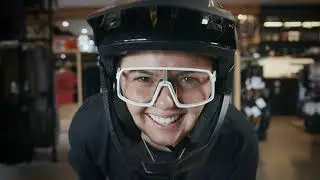 Les protections corporelles recommand&eacute;es en v&eacute;lo de montagne : le casque et les lunettes